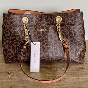 🤎NWT🤎 Calvin Klein Signature Chained Satchel Monogram with Chain Strap